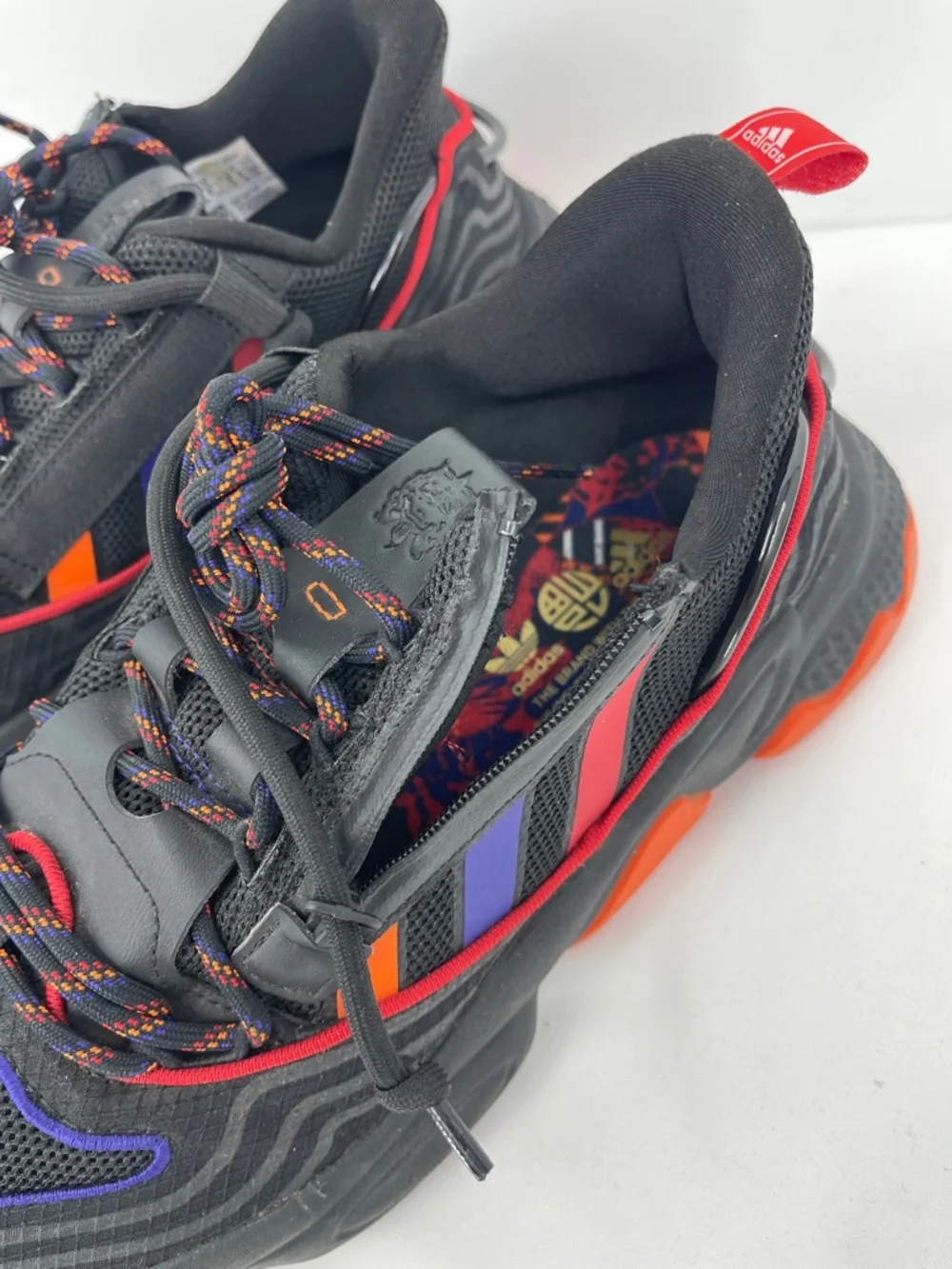 adidas Black Sneakers with Red, Orange, Yellow & Blue Graphic Insole MENS 8.5 - Picture 4 of 10
